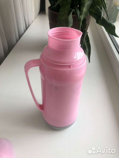 Термос с кружками