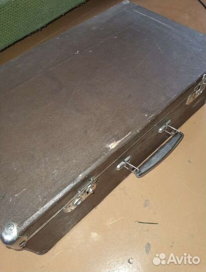Чемодан старинный
