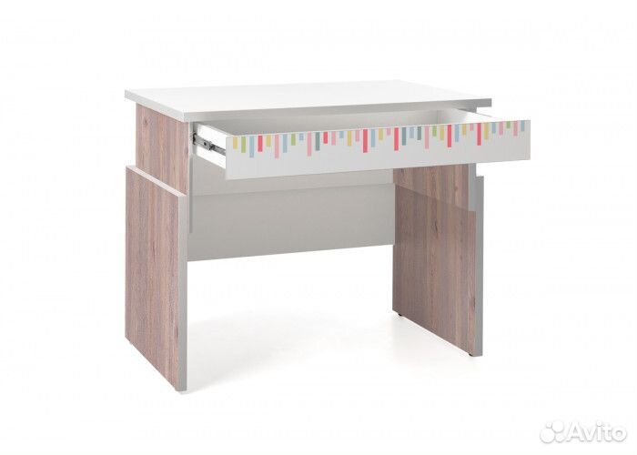 Детские письменные столы. Разные размеры