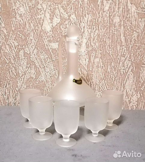 Графины и рюмки