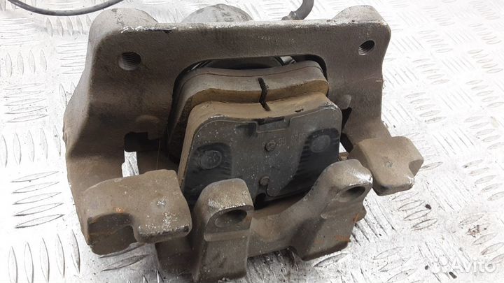 Суппорт передний правый BMW X3 F25 2012