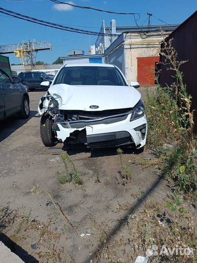 Kia Rio 1.6 AT, 2019, битый, 48 000 км