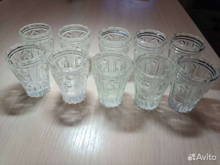 Хрустальные рюмки