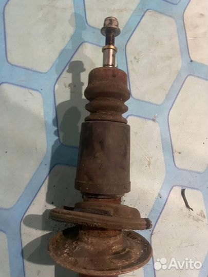 Стойка амортизатора передняя 8E0413031DA