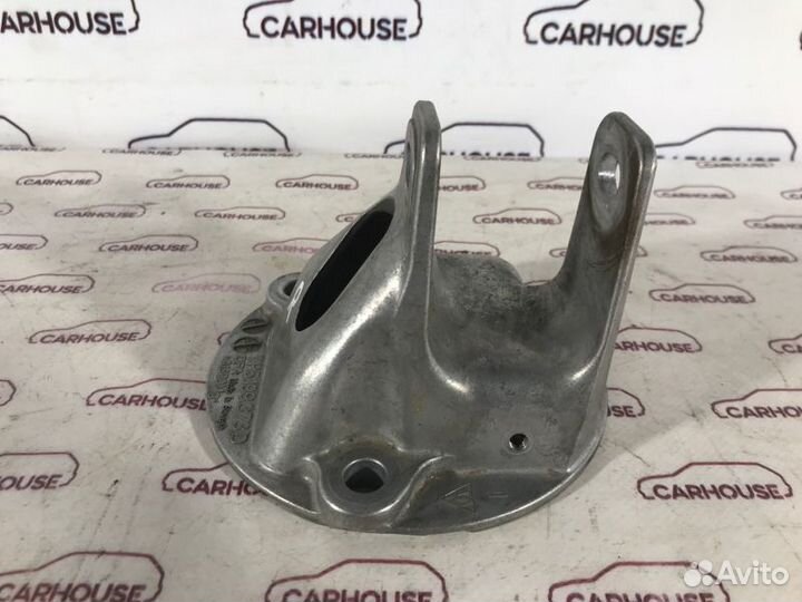 Кронштейн двигателя правый Porsche Cayenne 958