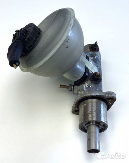 Цилиндр тормозной главный Шкода Фелиция 1996г 1.3л