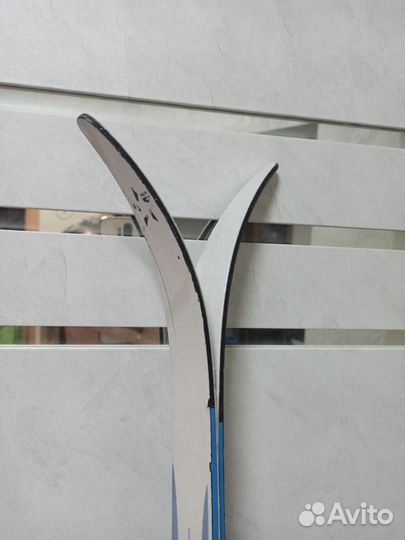 Беговые лыжи с палками, ботинки 36 размер