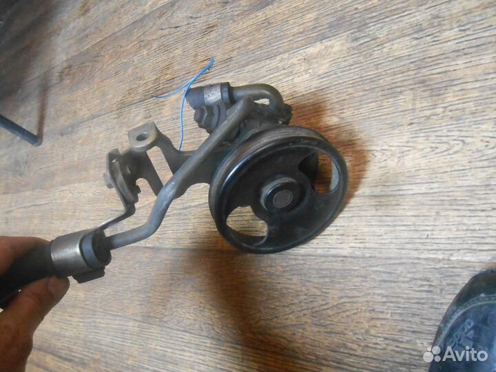 Насос гидроусилителя Mazda двс В3 В5