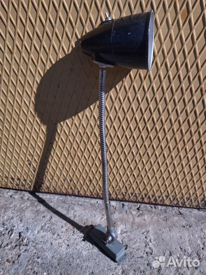 Фонарь закрытого типа