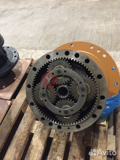 Поворотный редуктор Hyundai R330LC-9A