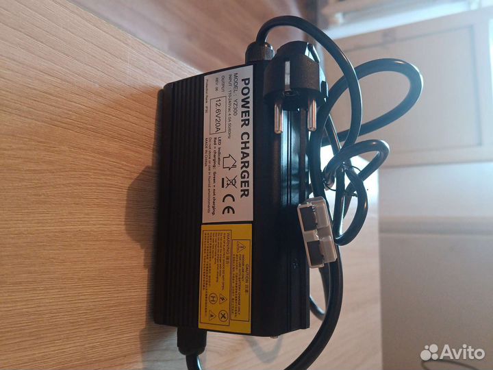 Зарядный блок питания 12.6V20A