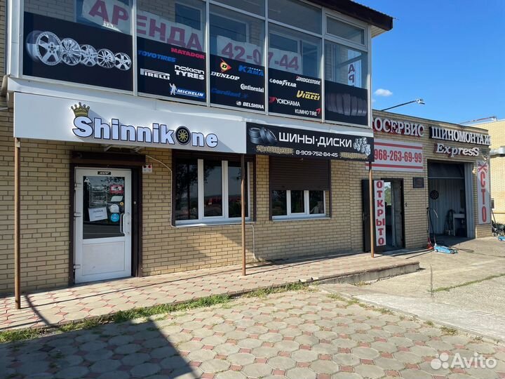 Bridgestone Blizzak VRX 215/60 R17