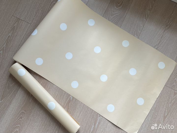 Обои остатки бежевые в белый горох коллекция