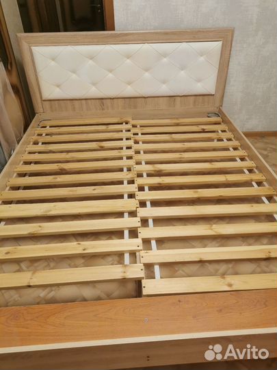 Кровать двухспальная