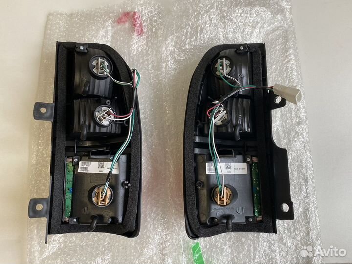 Фонарь задний Toyota Land Cruiser Prado (90)