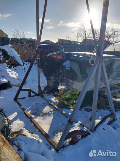 Моторная лодка Амур М