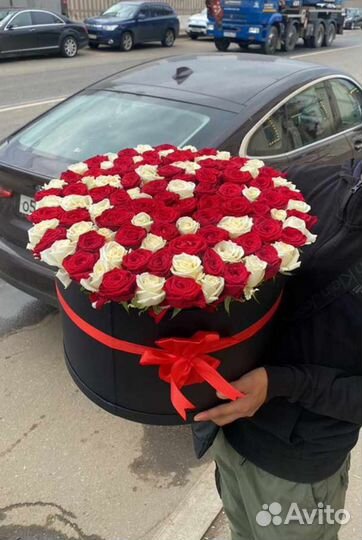 Цветы в коробке, корзине с доставкой в Москве