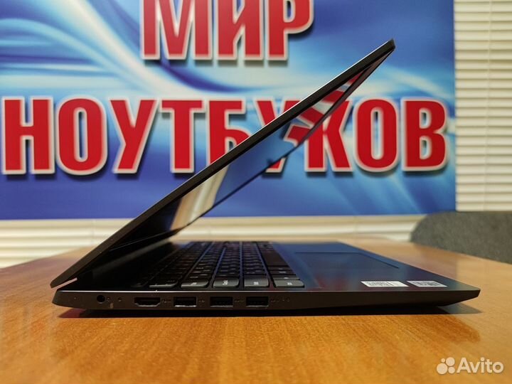 Ноутбук/ Lenovo / sdd 256 / как новый