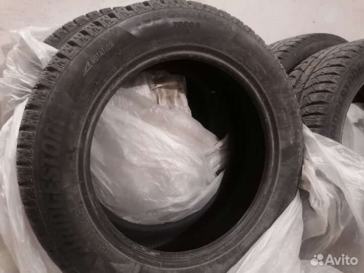 Bridgestone Ice Cruiser 7000S 205/55 R16