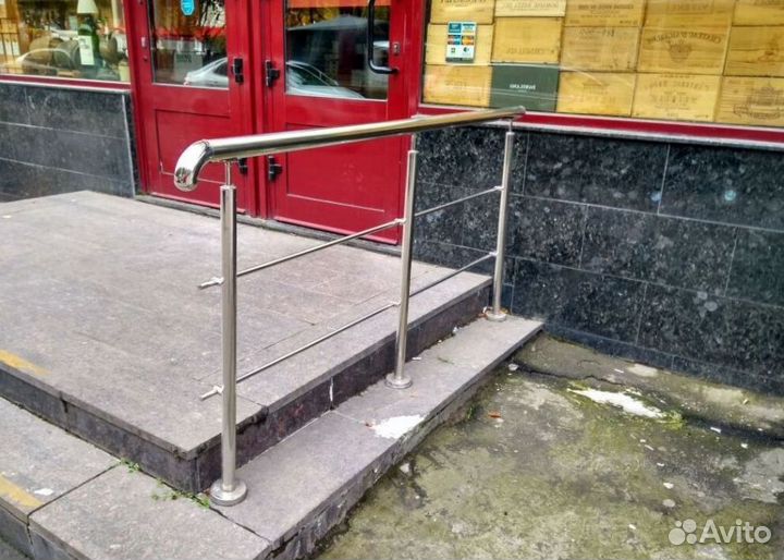 Пристенный поручень из нержавеющей стали