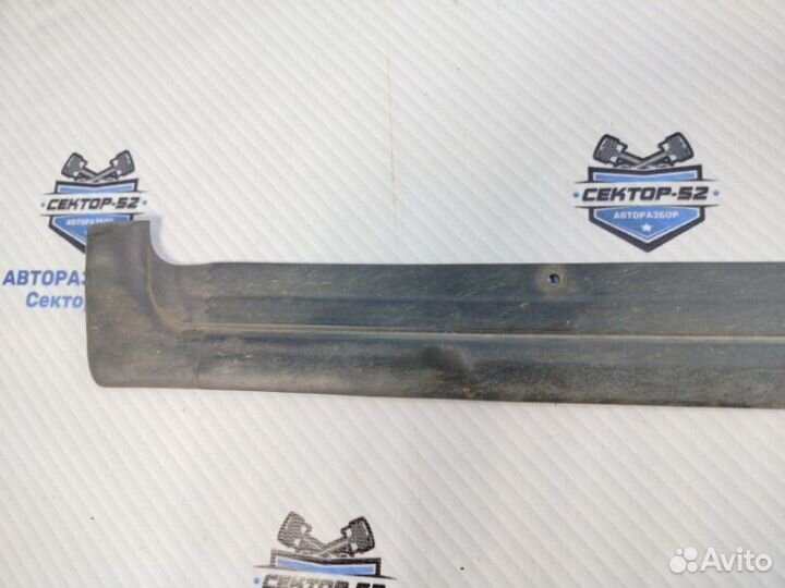 Уплотнитель двери передний правый Nissan Qashqai