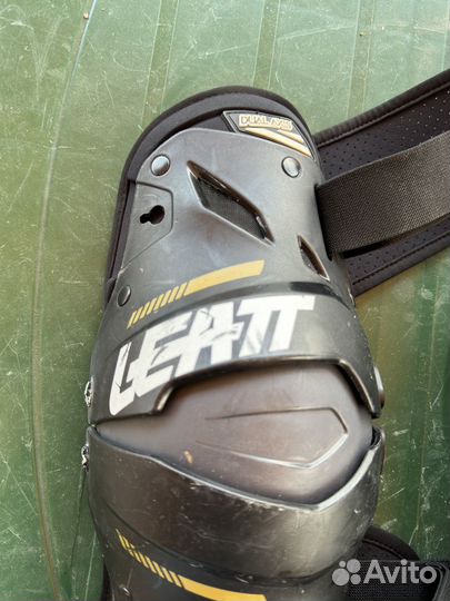 Мотозащита наколенники leatt dual axis knee
