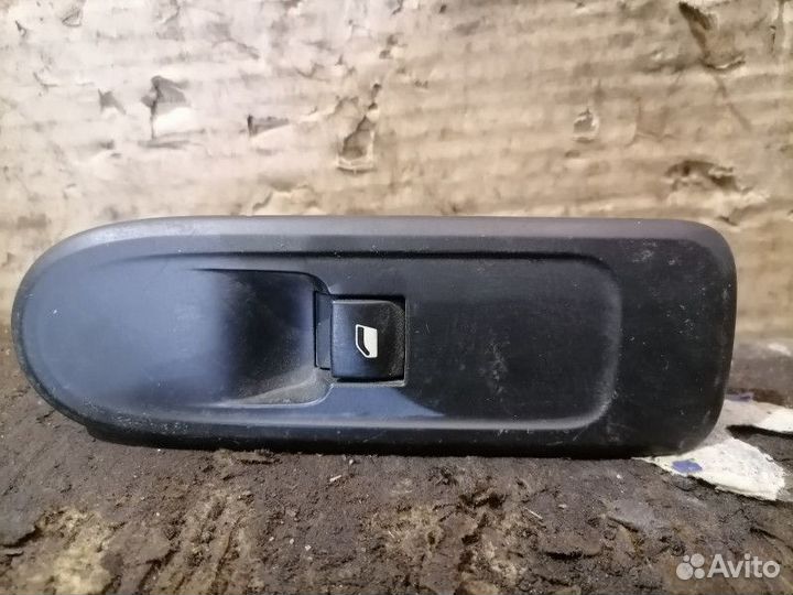 Блок управления стеклоподьемниками Peugeot 308 1.6