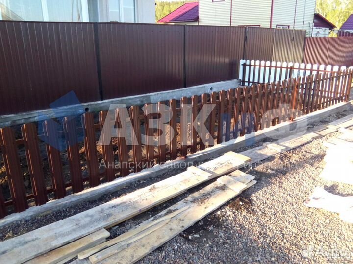 Забор из Евроштакетника