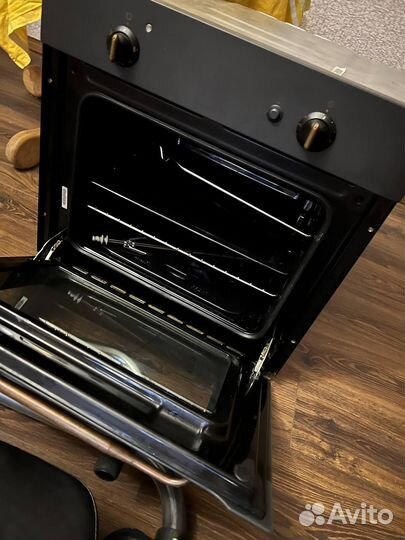 Газовый духовой шкаф Hotpoint Ariston