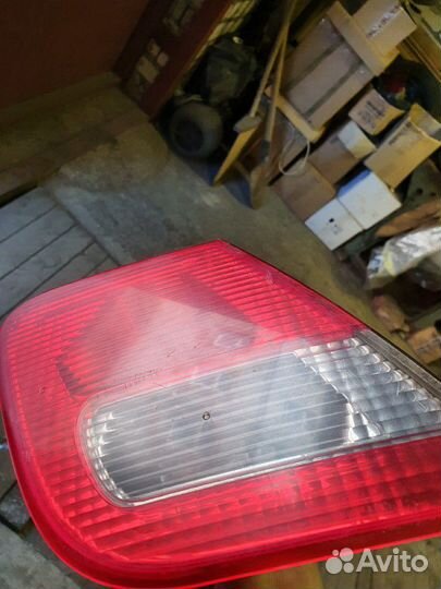 Фонарь задний левый Mitsubishi carisma