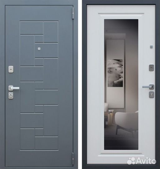Дверь входная в квартиру с зеркалом