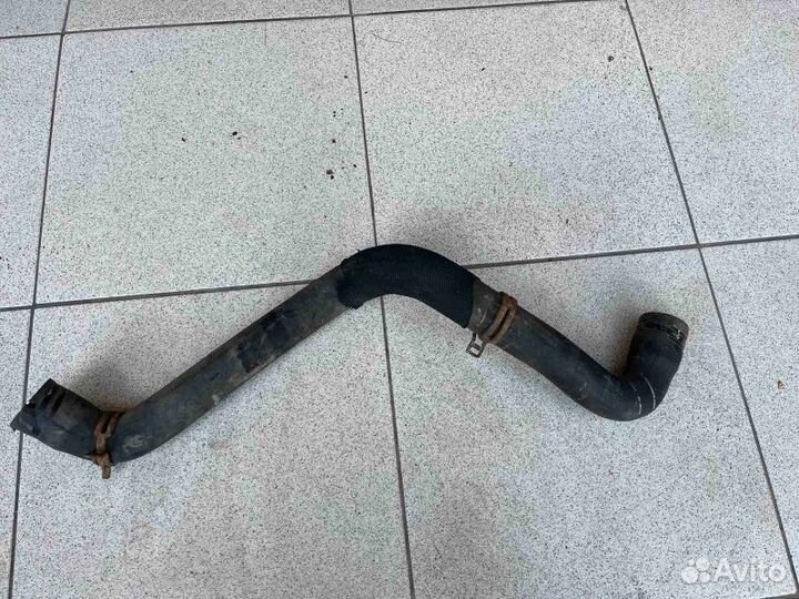 Патрубок системы охлаждения передний Ford Focus 3