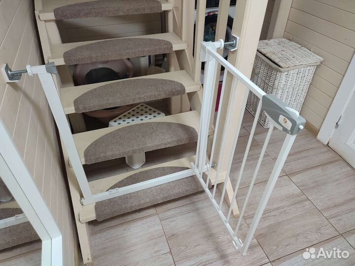 Защитный барьер калитка детский 74-84 см