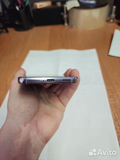 Samsung Galaxy S22, 8/256 ГБ