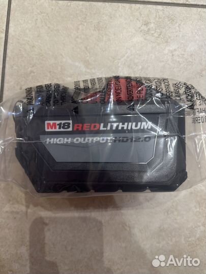 Аккумулятор Milwaukee M18 12 Ач