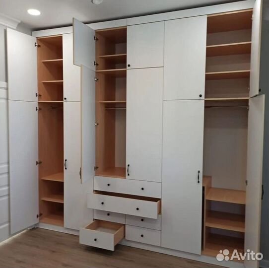 Дизайнерский шкаф