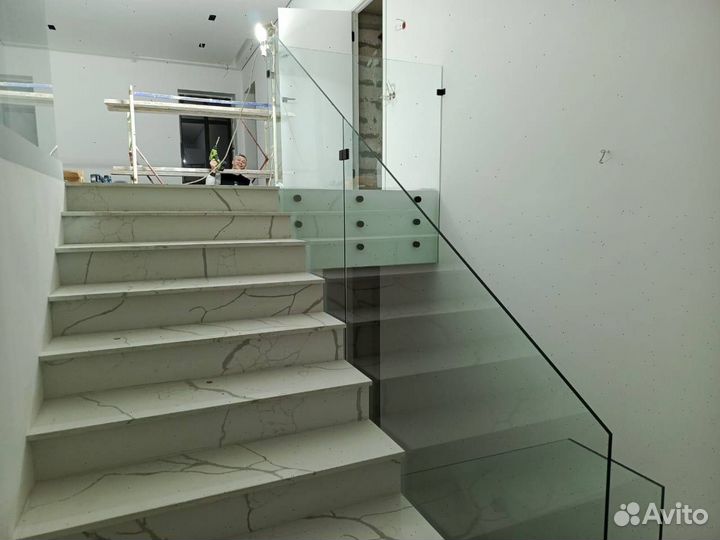 Лестничные ограждения из стекла Перила