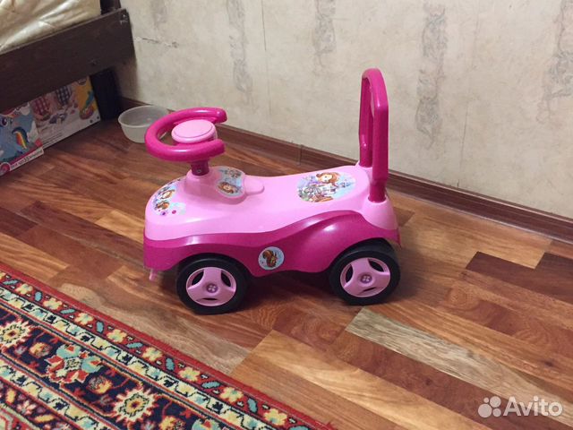 Машинка-каталка
