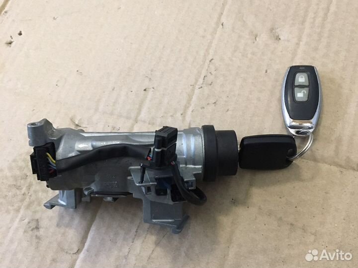 Замок зажигания Skoda Octavia A5 (3334)