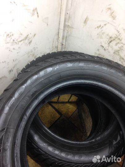 Goodyear UltraGrip Extreme 205/60 R16