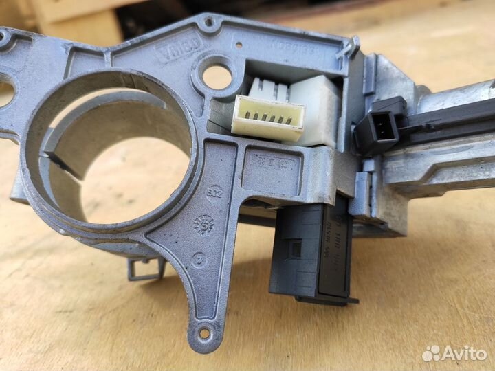 Замок зажигания с ключом на Опель Астра Н Зафира Б