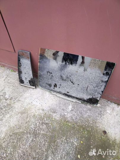 Левое заднее стекло на Toyota Highlander ll