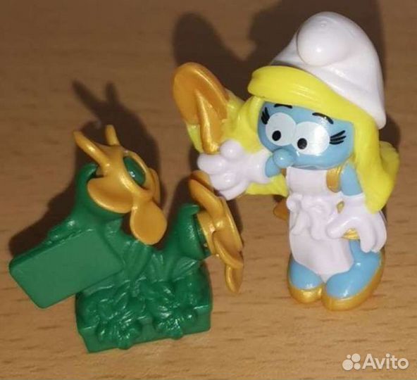 Киндер сюрприз смурфики 2022