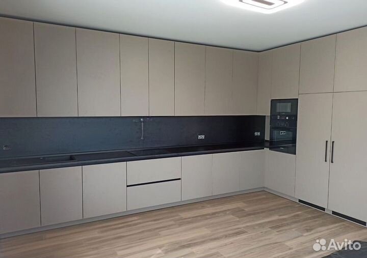 Кухня угловая на заказ.мдф фасады