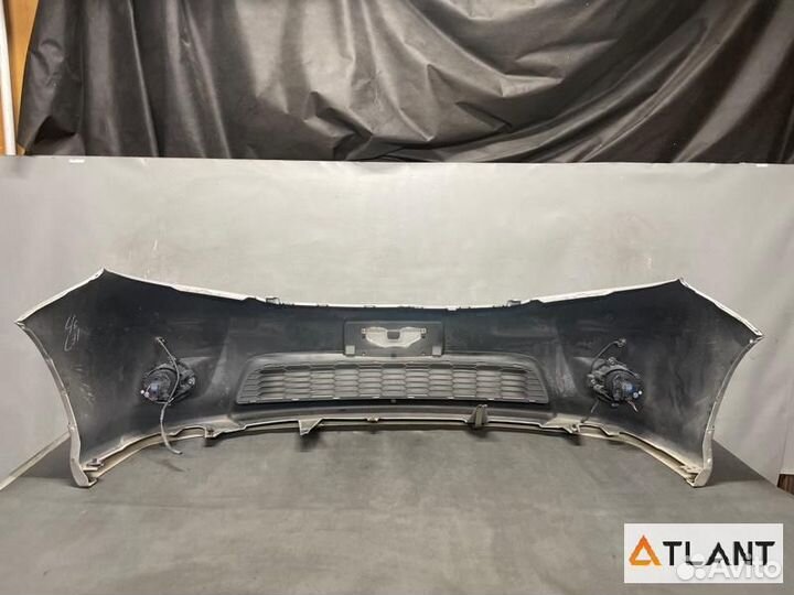 Бампер передний toyota isis