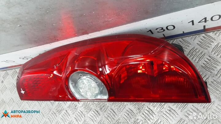 Фонарь задний правый Fiat Doblo рест. 2010