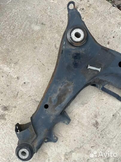 Подрамник передний 4B0399313CT