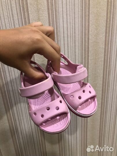 Сандалии crocs детские 23