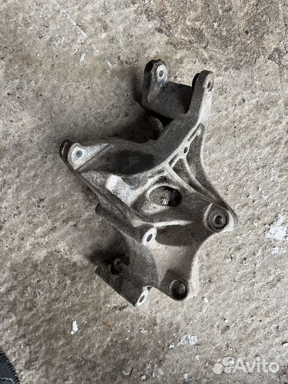 Кронштейн генератора Chery Fora a21 1.6 Estina