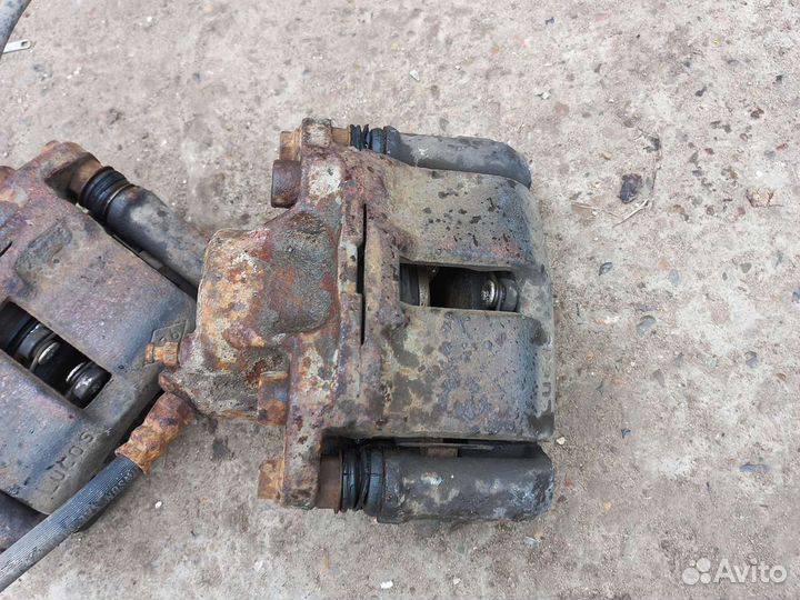 Рено Логан переднее суппорта